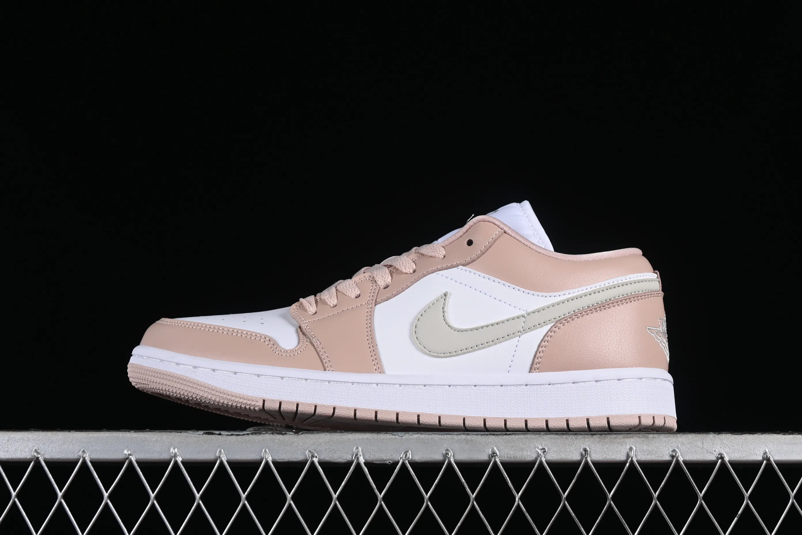 All categories Air Jordan Jordan series basketball shoes Air Jordan 1 Low Air Jordan 1 Low AJ1 Joe 1 white and pink low-top cultural and casual sneakers DC0774-120